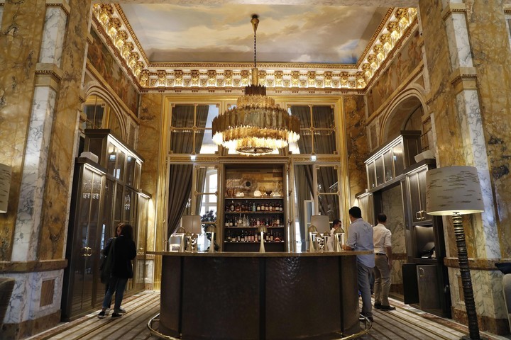 crillon2