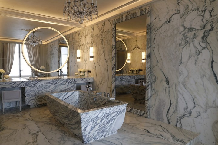crillon6