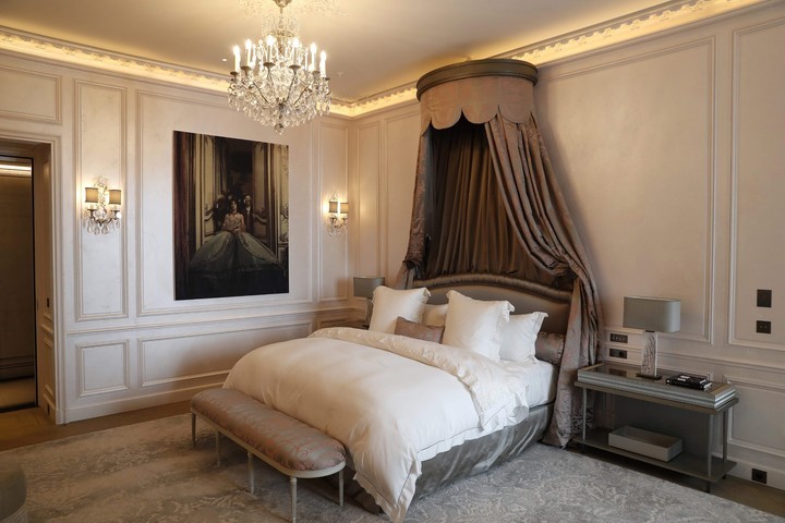 crillon7
