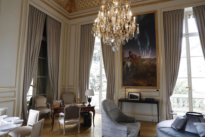 crillon8