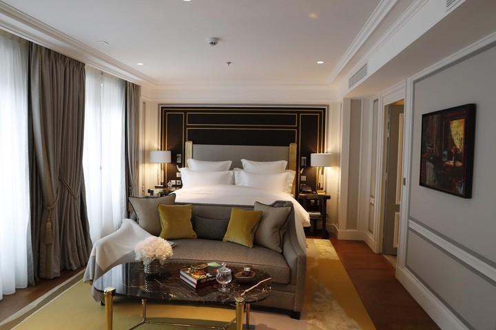 crillon9