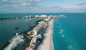 Preparan homenaje a don Alberto Boj&oacute;rquez P&eacute;rez con motivo del 50 aniversario de Canc&uacute;n