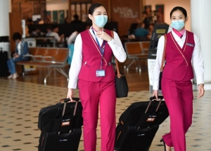 Varias aerol&iacute;neas comienzan a suspender o reducir sus vuelos desde y hacia China por el coronavirus