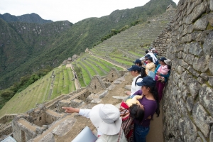 PERURAIL comparti&oacute; viaje a Machupicchu con integrantes de su programa de RRSS: Warmi Away