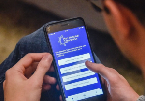 La app Coronavirus Uy ser&aacute; el pasaporte sanitario oficial de Uruguay