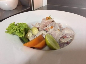 Cebiche de noche en el parque de las aguas