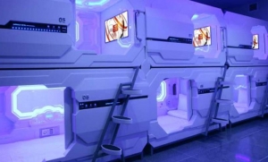 Instalan c&aacute;psulas para dormir en el aeropuerto de Ciudad de M&eacute;xico