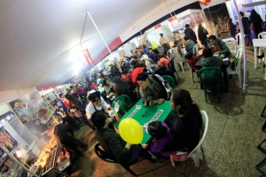 Peruanos celebran fiestas patrias disfrutando de nuestra exquisita gastronom&iacute;a