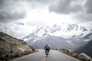 Ciclistas peruanos y extranjeros se preparan para competir en el Huascar&aacute;n