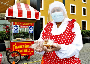 Emprendedores gastron&oacute;micos: Ventas de dulces y potajes tradicionales se reanuda en la alameda Chabuca Granda