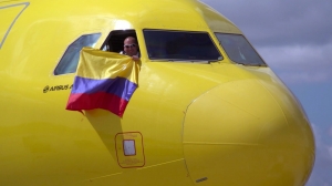 &iexcl;El primer vuelo comercial Internacional lleg&oacute; a Colombia!