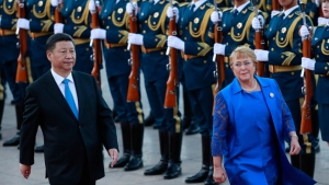 Los diez acuerdos suscritos entre Chile y China para mejorar el comercio y el apoyo bilateral en turismo, ciencia e inversiones