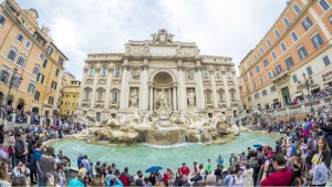 Estudian restringir sitio hist&oacute;rico de Roma por mal comportamiento de turistas