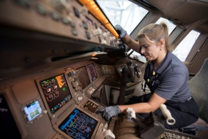 Rompiendo  barreras en el rubro de la aviaci&oacute;n: el 42% de posiciones en American Airlines son ocupadas por mujeres