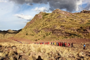 500 pobladores recorrieron la ruta m&iacute;tica de los hermanos Ayar en Cusco