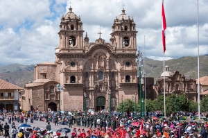Mincetur se sum&oacute; a &ldquo;Gran Marcha por la Paz, el Patrimonio y el Turismo&rdquo; en el Cusco