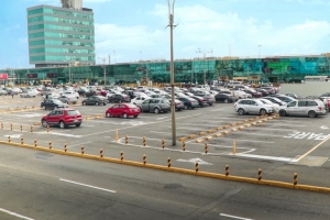 Los Portales Estacionamientos y LAP implementan playas inteligentes en el Aeropuerto Internacional Jorge Ch&aacute;vez