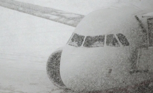 Una gran nevada provoca retrasos y cancelaciones en los aeropuertos de Mosc&uacute;