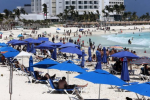 Estados Unidos da&ntilde;a a M&eacute;xico pidiendo no viajar aunque salva a Canc&uacute;n