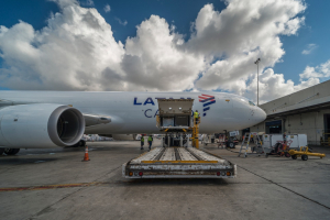LATAM confirma expansi&oacute;n de su flota carguera en hasta 21 aviones Boeing 767 en 2023