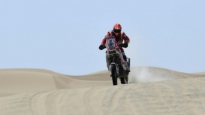 Israel Borrell, el motociclista espa&ntilde;ol que corre el Dakar casi como peruano