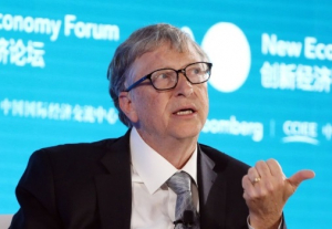 Bill Gates pone fecha para viajar con normalidad por todo el mundo
