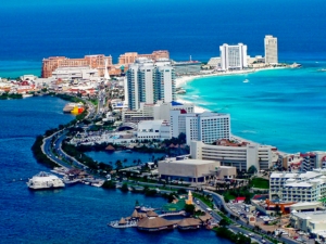 Dictan nuevas medidas gubernamentales en Quintana Roo para mejorar seguridad sanitaria