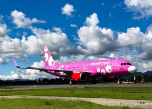 Viva Air pinta el cielo de rosado con su nueva aeronave que lleva un mensaje de vida para todas las mujeres peruanas