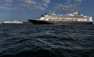M&aacute;s de 9,000 personas han quedado atrapadas en una docena de barcos en el mundo