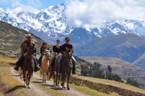 M&aacute;s de 4,000 j&oacute;venes solicitar&iacute;an cr&eacute;ditos para viajar en fiestas patrias