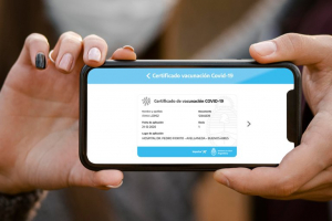 Argentina prepara su propio pasaporte sanitario en su &lsquo;app&rsquo;