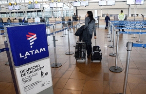 Gobierno argentino espera "encontrar un camino que permita que Latam siga operando" en el pa&iacute;s