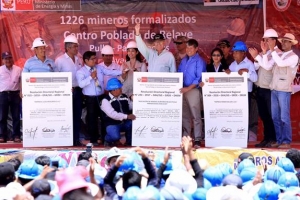 Ministra Grossheim: Gobierno super&oacute; la meta de 5,000 mineros formalizados