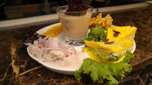 Chef Alfredo Gamero del restaurante Don Pascullis nos ense&ntilde;a  a preparar un tiradito de Trucha por semana Santa