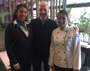 Alberto Plaza, reconocido cantautor chileno, en Sonesta Hotel el Olivar