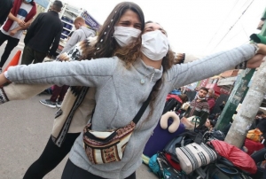 900 turistas israel&iacute;es varados en aeropuerto de Cusco bailan y hasta lloran al saber que van a regresar a su pa&iacute;s