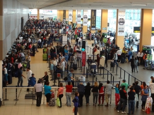 Peruanos con destino a EE.UU podr&aacute;n llevar aparatos electr&oacute;nicos siempre y cuando se sometan a inspecciones reglamentarias
