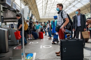 Francia empezar&aacute; a cobrar los hisopados a turistas