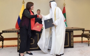 Colombia y Emiratos &Aacute;rabes buscar&aacute;n vuelo directo para pasajeros entre ambos pa&iacute;ses