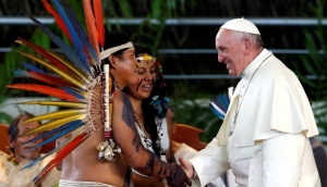 Papa Francisco recibi&oacute; regalo que super&oacute; los 10 billones de d&oacute;lares en Madre de Dios