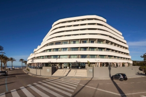 ME SITGES TERRAMAR abre sus puertas a pasos de Barcelona