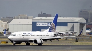 United Airlines dejar&aacute; de usar agentes de seguridad para retirar pasajeros de sus vuelos