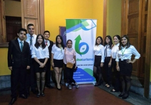Estudiantes de San Marcos ganan competencia mundial de investigaciones y buenas pr&aacute;cticas en Turismo