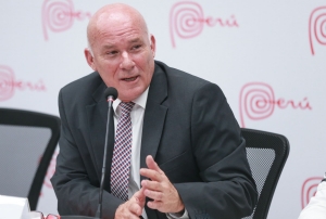 Ministro Eduardo Ferreyros invita a viajar en feriados de Semana Santa (V&Iacute;DEO)