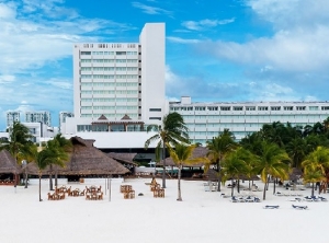 El Caribe mexicano recobra el aliento con 40 mil cuartos abiertos