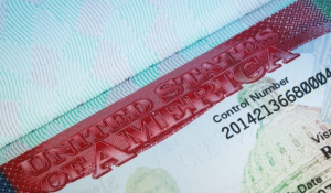 No hay evidencia de que Estados Unidos est&eacute; revocando visas a colombianos por vacunaci&oacute;n