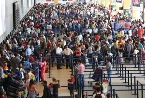 Nueva ley de Migraciones atraer&aacute; a m&aacute;s extranjeros "rentistas" para dinamizar econom&iacute;a