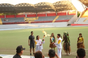 Lima 2019: adolescentes de Iquitos dan la bienvenida a la Antorcha Panamericana