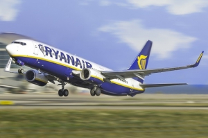 Ryanair anuncia tres nuevas rutas y m&aacute;s vuelos dom&eacute;sticos para verano