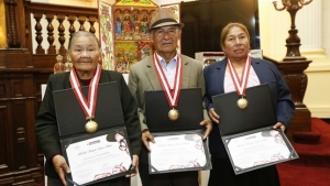 Artesanos de Cusco y Ayacucho son reconocidos con la medalla &ldquo;Joaqu&iacute;n L&oacute;pez Antay&rdquo; por trayectoria art&iacute;stica